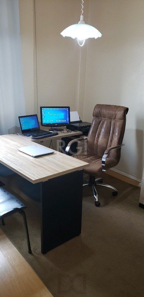 Casa para Venda - 200m², 8 dormitórios, 5 vagas - Teresópolis — foto 17