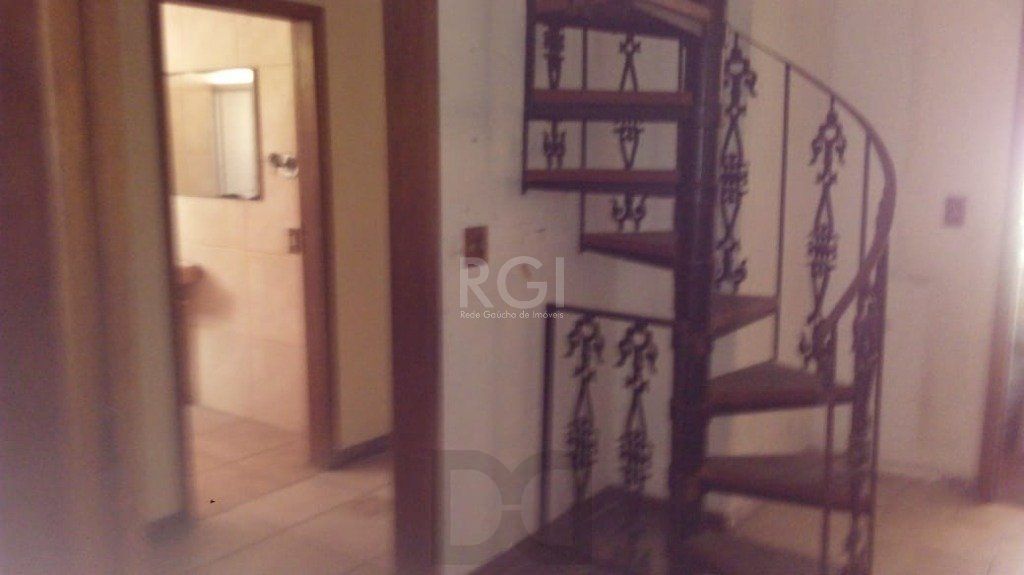 Casa para Venda - 244m², 2 dormitórios, 4 vagas - Teresópolis — foto 3