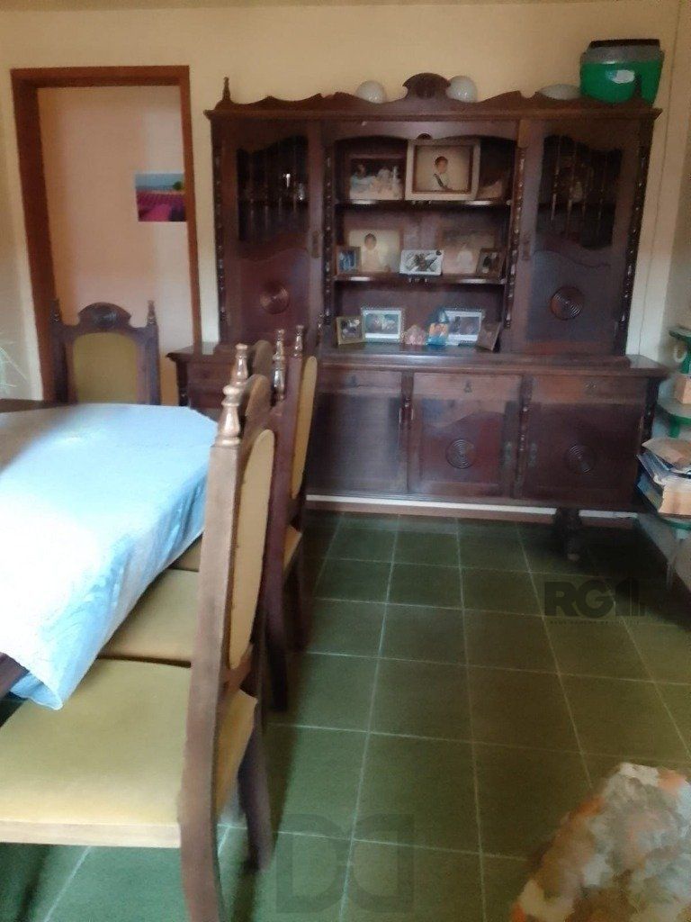 Casa de 4 quartos com 243,58m² no Bairro Lomba do Pinheiro — foto 9
