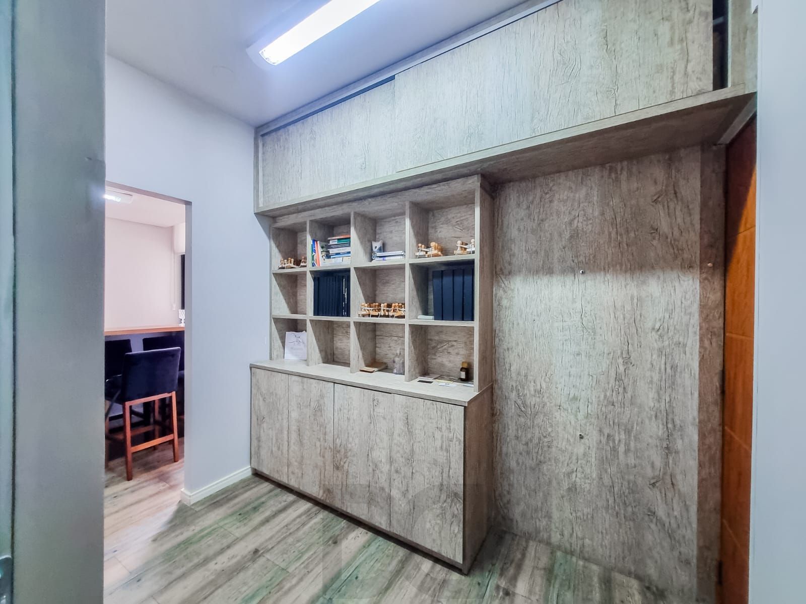 SALA COM VAGA A 200 M DO SHOPPING PRAIA DE BELAS — foto 8