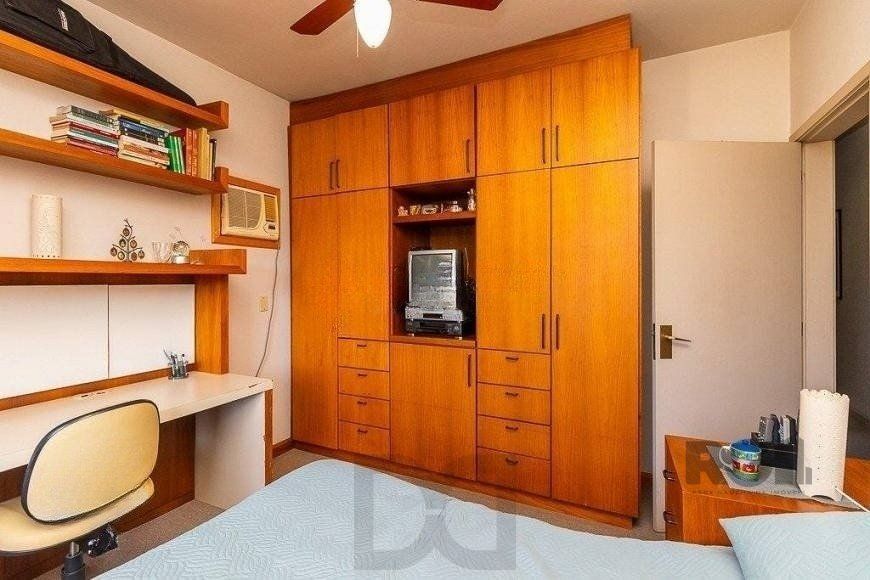Casa para Venda - 235m², 4 dormitórios, sendo 1 suites, 2 vagas - Azenha — foto 5