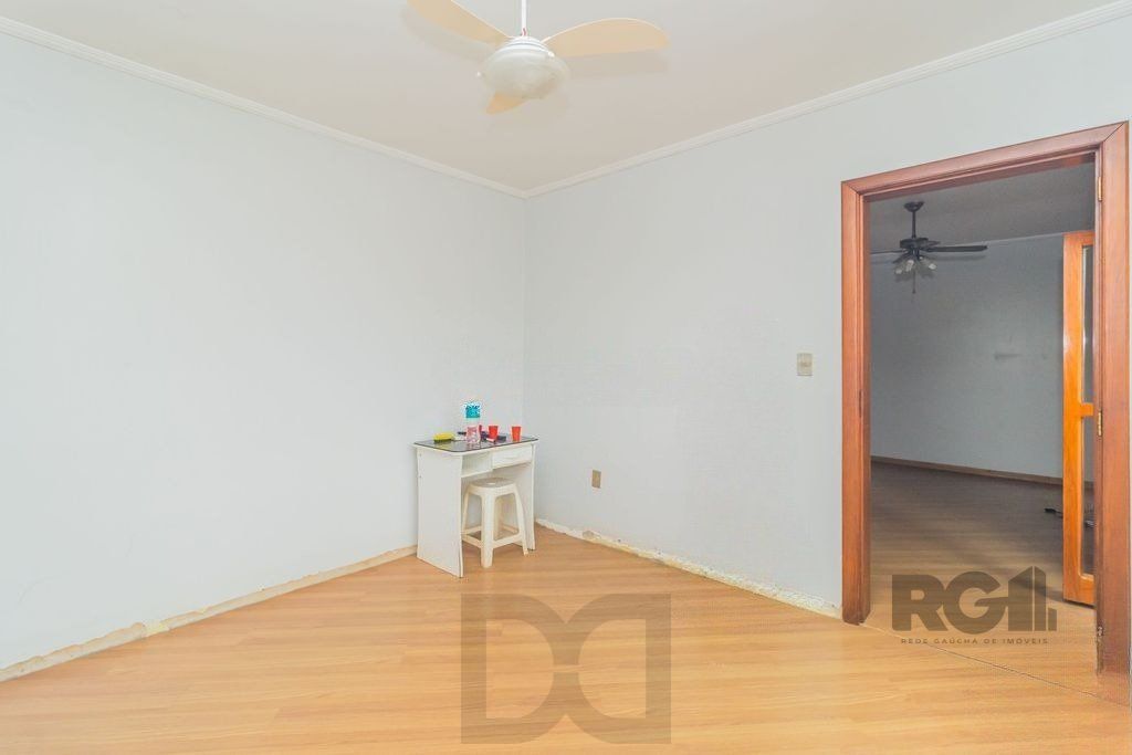 Casa com 240m², 3 dormitórios, 6 vagas no bairro Sarandi — foto 16