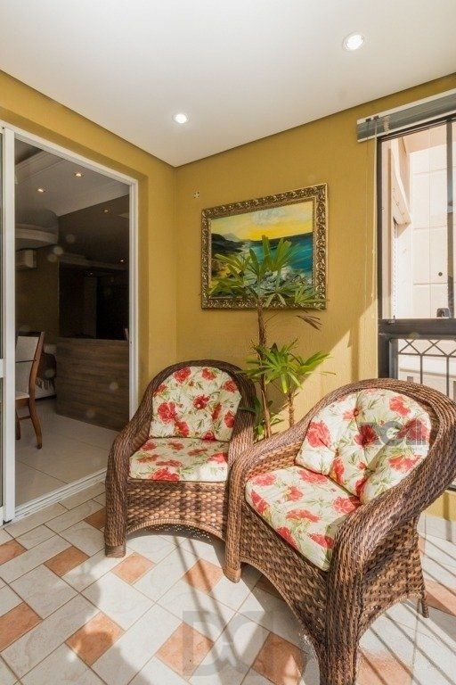 Apartamento 95m² - semi mobiliado, 3 dormitórios, 1 suíte e 2 vagas no bairro Passo da Areia — foto 5