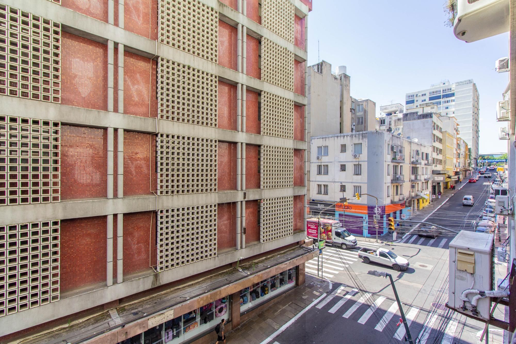 Apartamento de 2 dormitórios no bairro Centro Histórico - Porto Alegre — foto 13