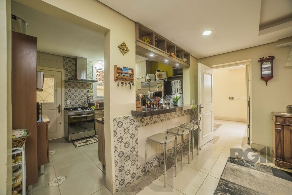 Casa de 4 dormitórios no bairro Glória — foto 19
