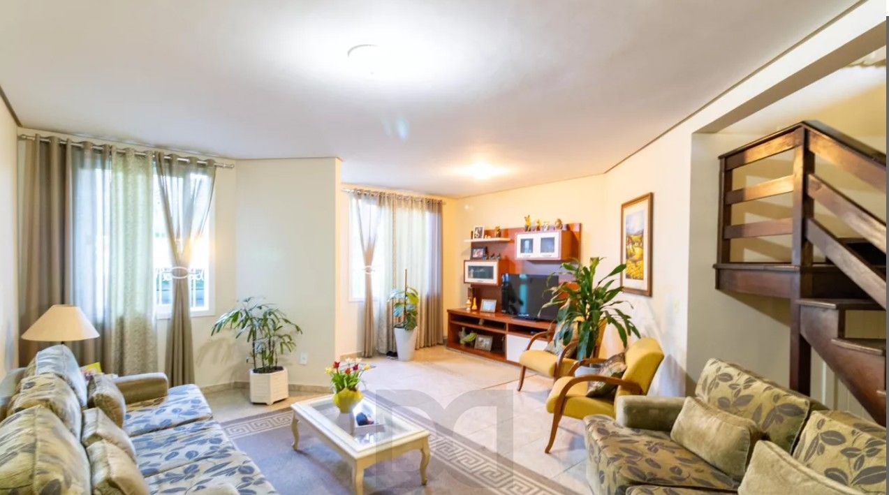 Casa 3 dormitórios Bairro Nonoai Porto Alegre — foto 1