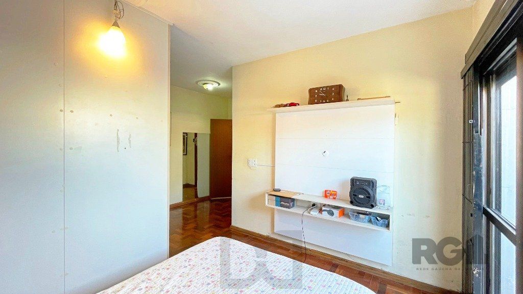 Casa 4 Dormitórios, Piscina, Bairro Gloria — foto 13
