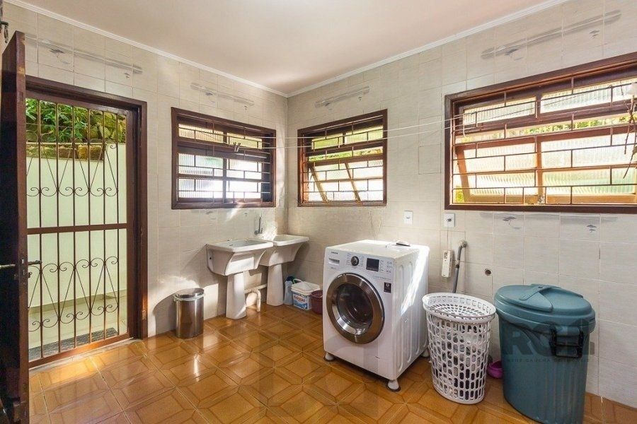 Casa 4 Dormitórios, piscina, bairro Teresópolis — foto 49