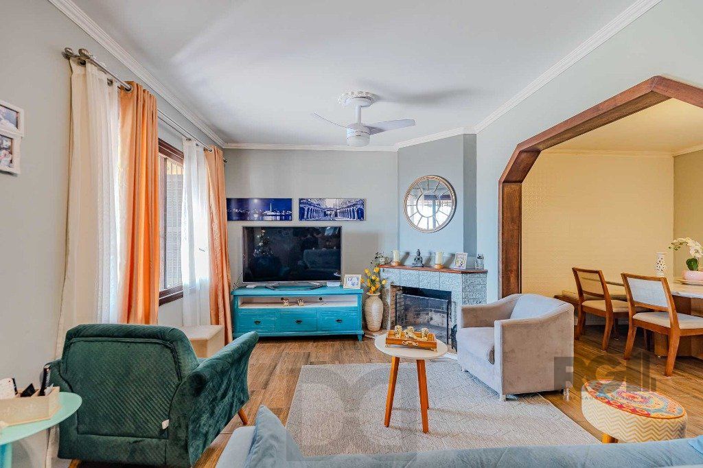 Casa com 234m², 3 dormitórios, 3 vagas no bairro Partenon — foto 3