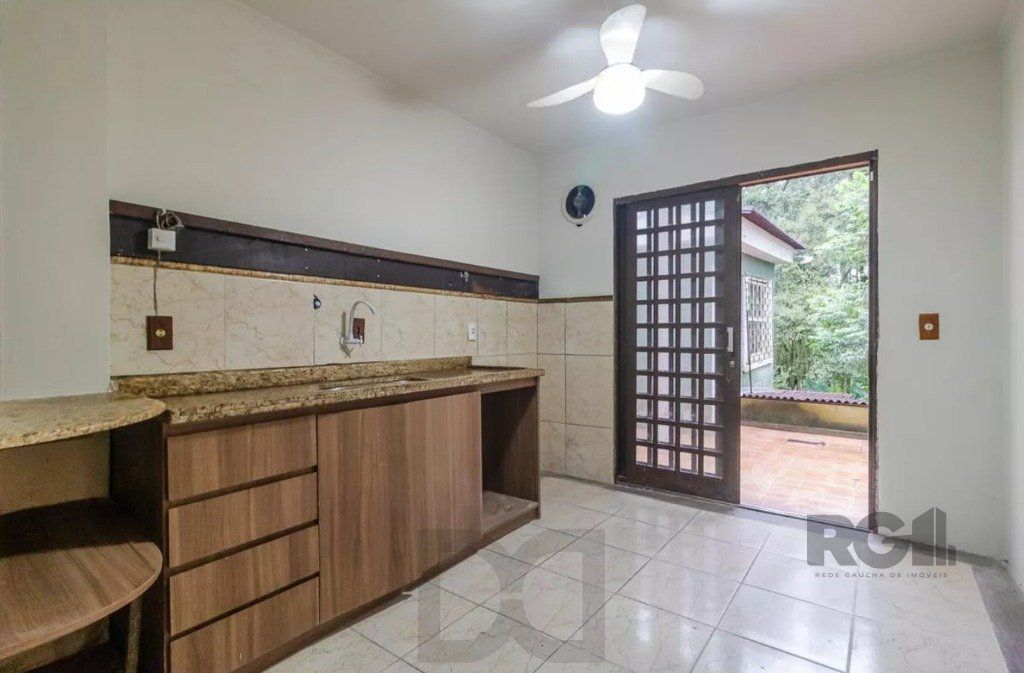 Casa para Venda - 160m², 3 dormitórios, sendo 1 suite, 2 vagas - Teresópolis — foto 7