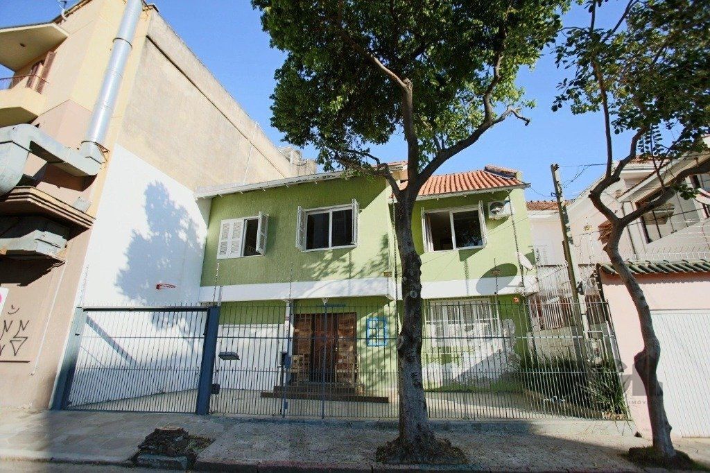 Excelente casa de 235m² com 4 dormitórios e 3 vagas no bairro Azenha. — foto 23
