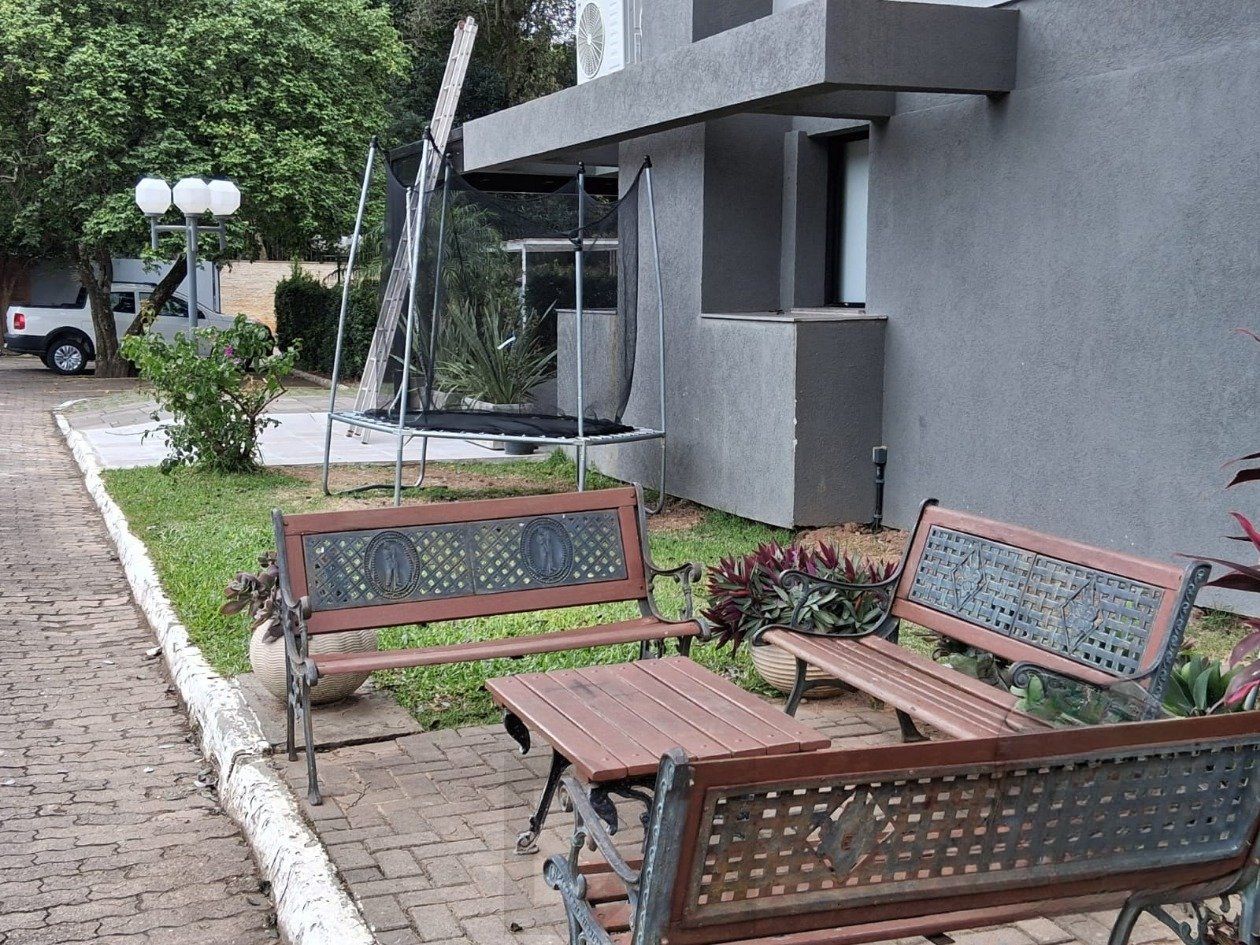 Casa em Condominio, 4 dormi. sendo 2 suítes, churrasqueira, lareira, 2 vagas — foto 37