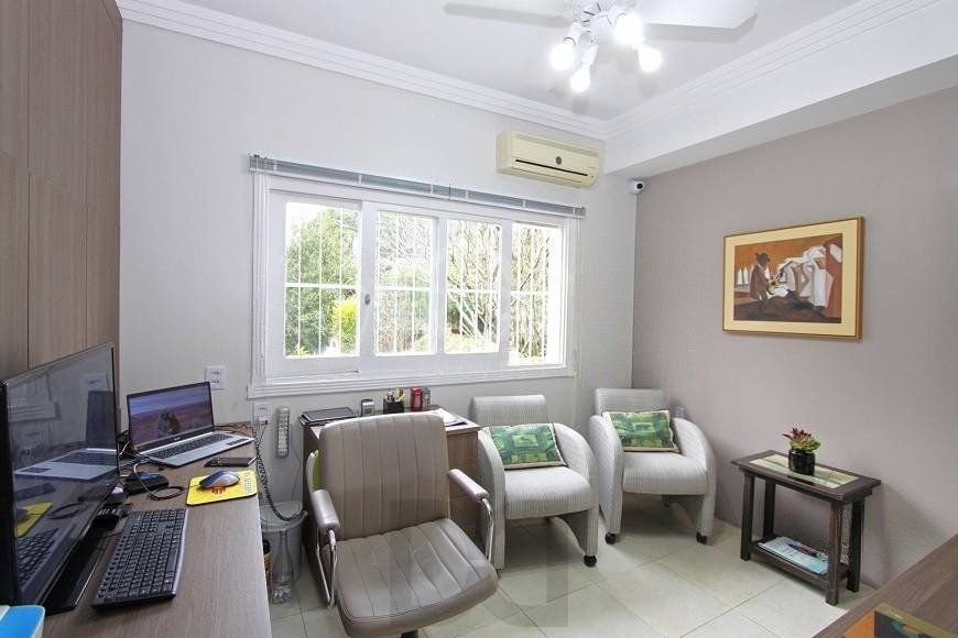 EXCELENTE CASA COM 4 DORMITÓRIOS, 6 VAGAS DE GARAGEM E VISTA PANORÂMICA. — foto 10