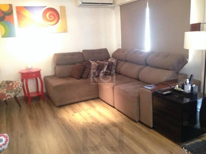 Casa para Venda - 130m², 3 dormitórios, sendo 2 suites, 6 vagas - Nonoai — foto 2