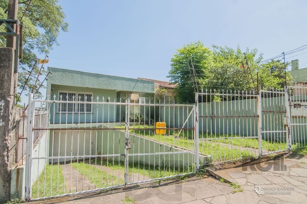 Casa 3 dorms à venda Rua Intendente Alfredo Azevedo, Glória - Porto Alegre — foto 1