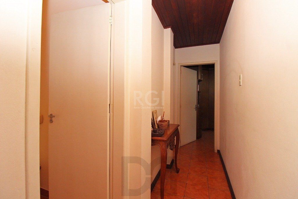 Casa para Venda - 150m², 4 dormitórios, sendo 1 suites, 3 vagas - Nonoai — foto 18