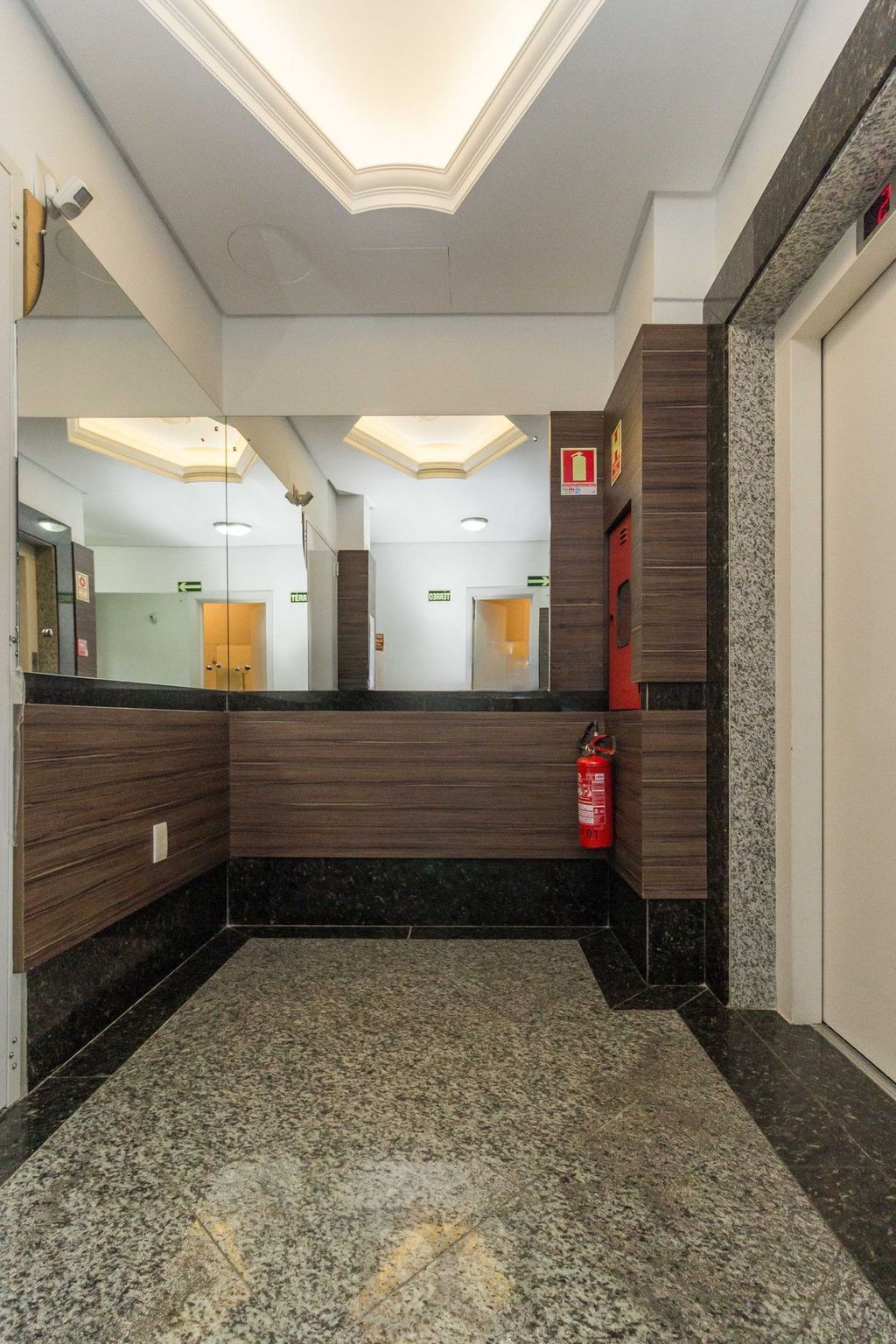 Apartamento de 3 dormitórios no bairro Jardim Itu Sabará - Porto Alegre — foto 28