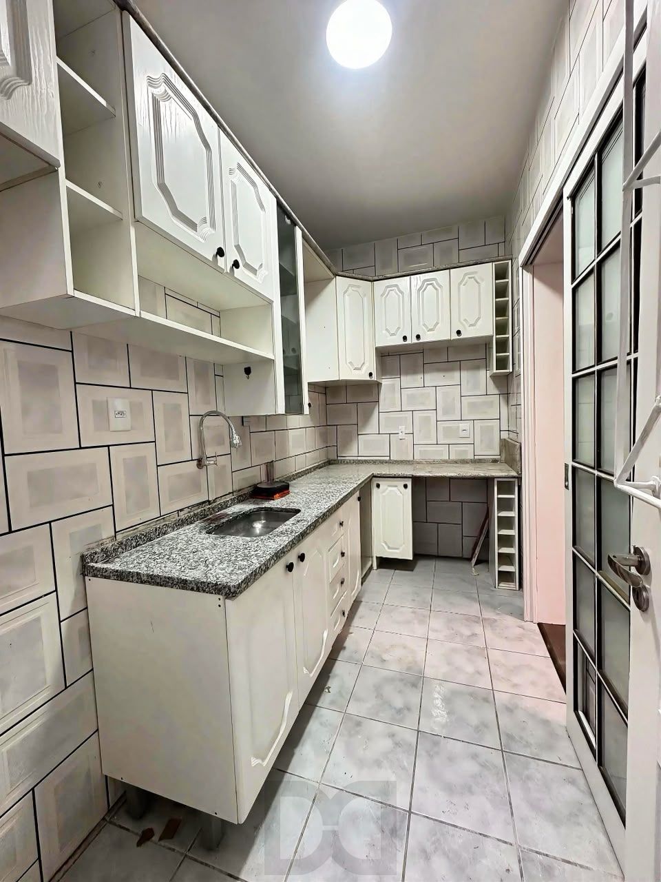 Amplo apartamento 1 dormitório com 57m² de frente no Menino Deus — foto 3
