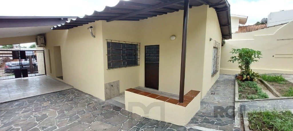 Casa com 3 dormitórios no bairro Sarandi — foto 2