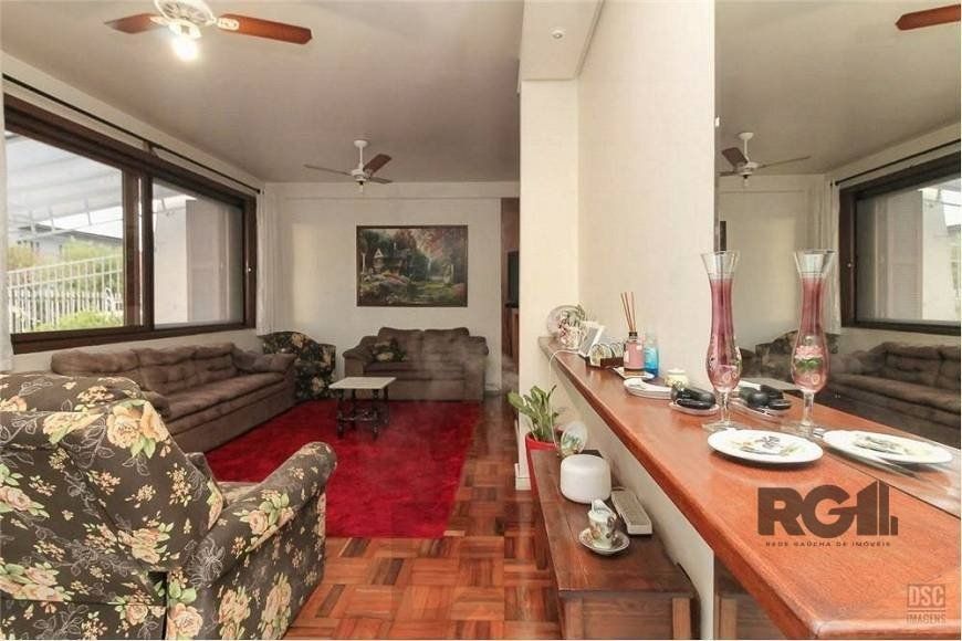Casa de 285m² - 4 dormitórios, 4 vagas no bairro Bom Jesus — foto 7