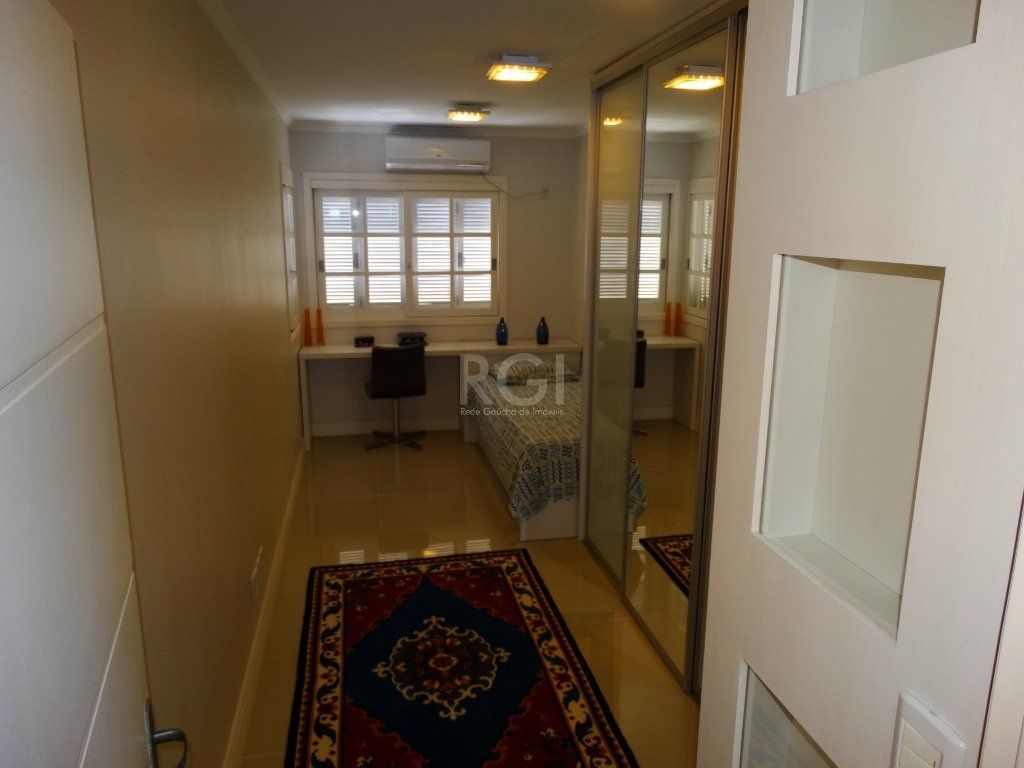 Casa para Venda - 244m², 3 dormitórios, sendo 1 suites, 2 vagas - Santa Tereza — foto 8