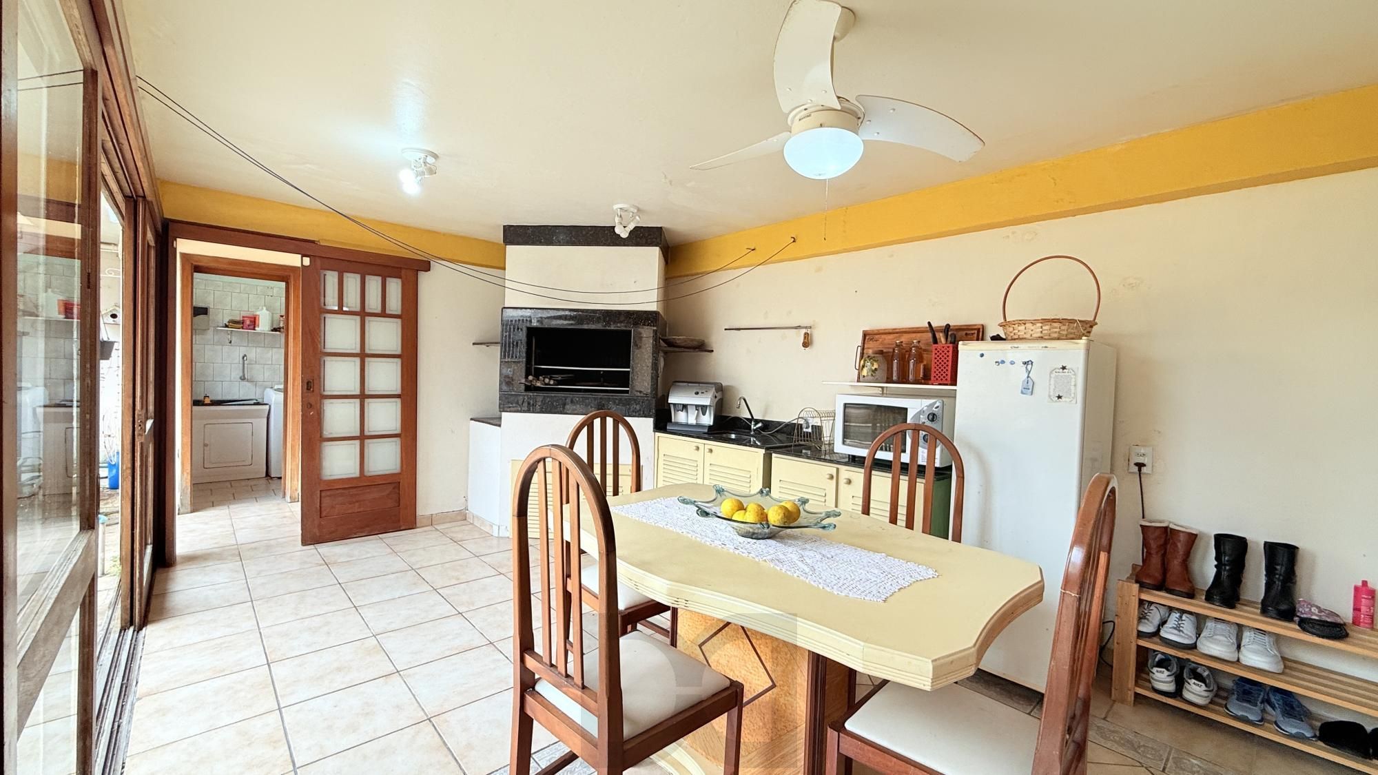 Casa para Venda - 260m², 4 dormitórios, sendo 1 suites, 4 vagas - Nonoai — foto 9
