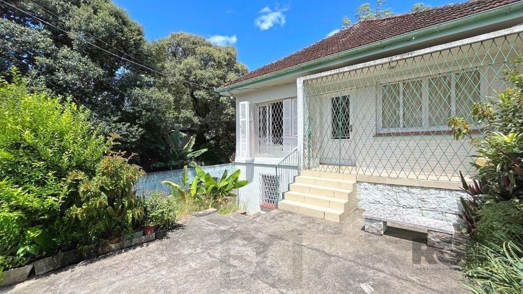Casa 4 Dormitórios Bairro Teresópolis — foto 1
