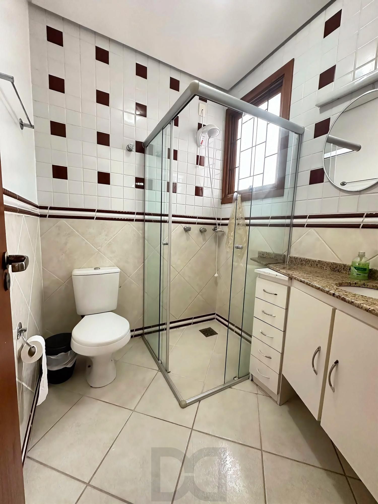 Casa com 4 dormitórios e 309m² à venda em Floresta, Porto Alegre. — foto 13