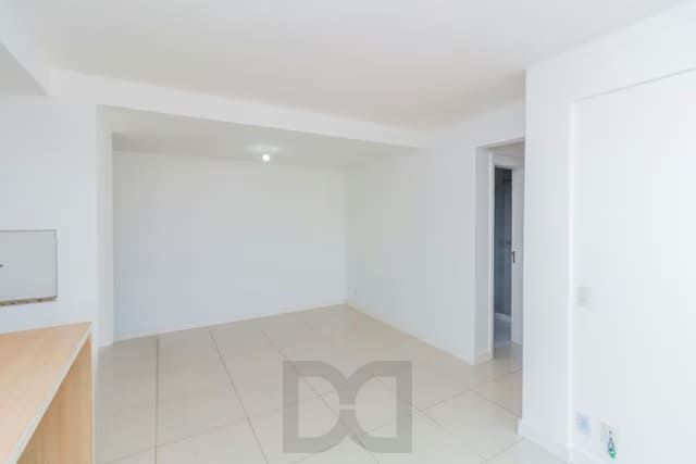 Apartamento de 2 dormitórios à venda em São Geraldo, Porto Alegre. — foto 3