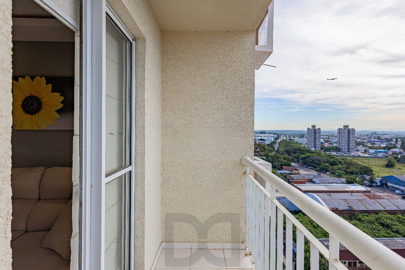 Apartamento de 2 dormitórios à venda em São Sebastião, Porto Alegre. — foto 3