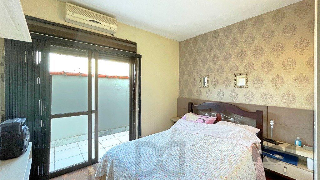 Casa 4 Dormitórios, Piscina, Bairro Gloria — foto 12