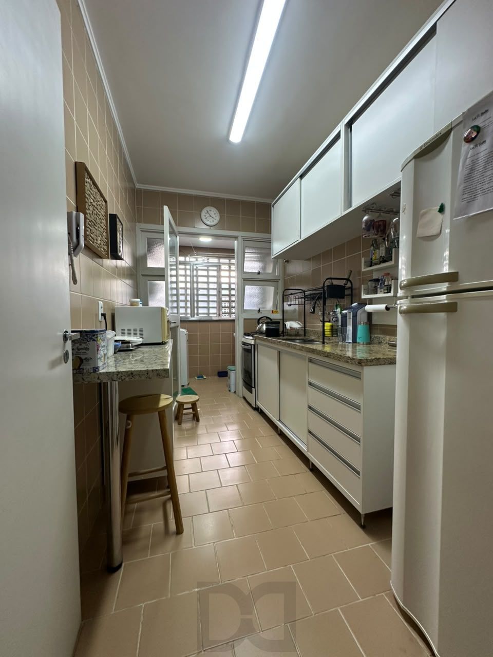 Apartamento 2 dormitórios, com churrasqueira e 1 vaga no bairro Teresópolis em Porto Alegre — foto 5