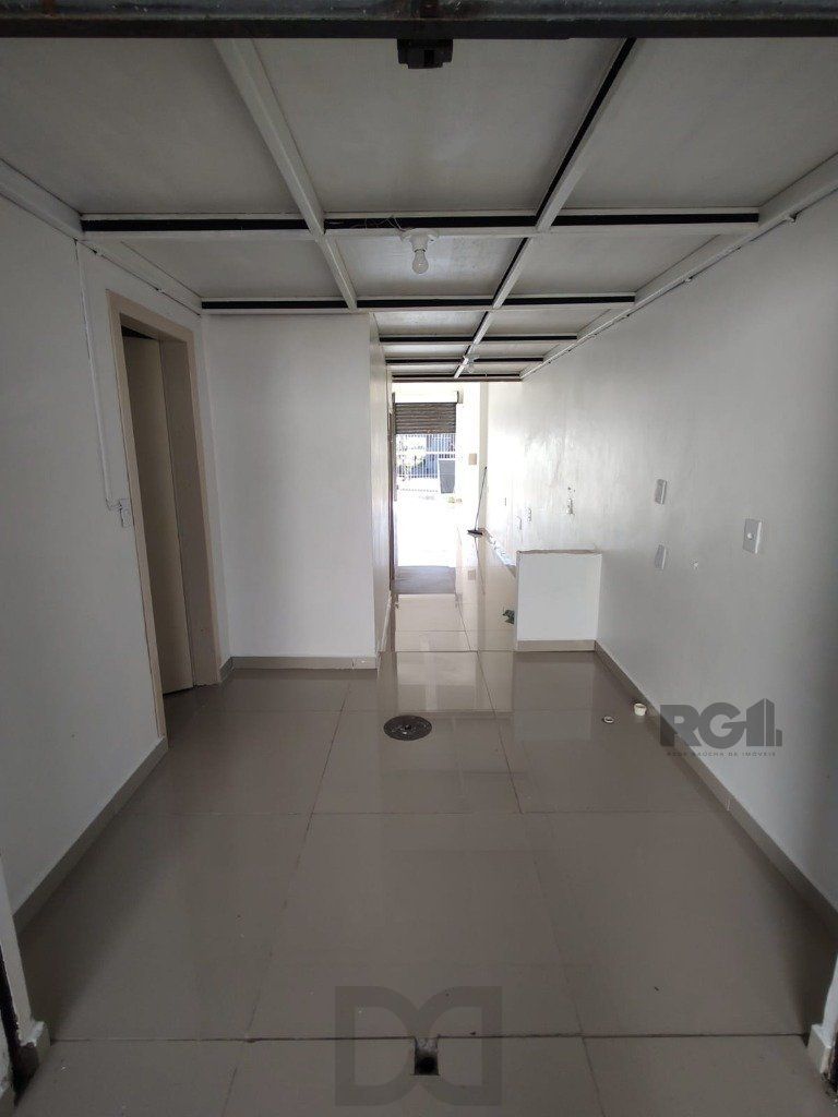 Loja para Venda - 60m², 0 dormitórios, 3 vagas - Petrópolis — foto 26