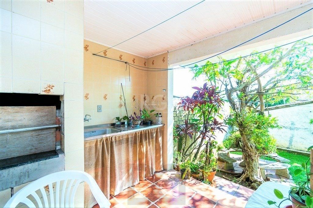 Casa de 424m² no Bairro Chácara Das Pedras — foto 35