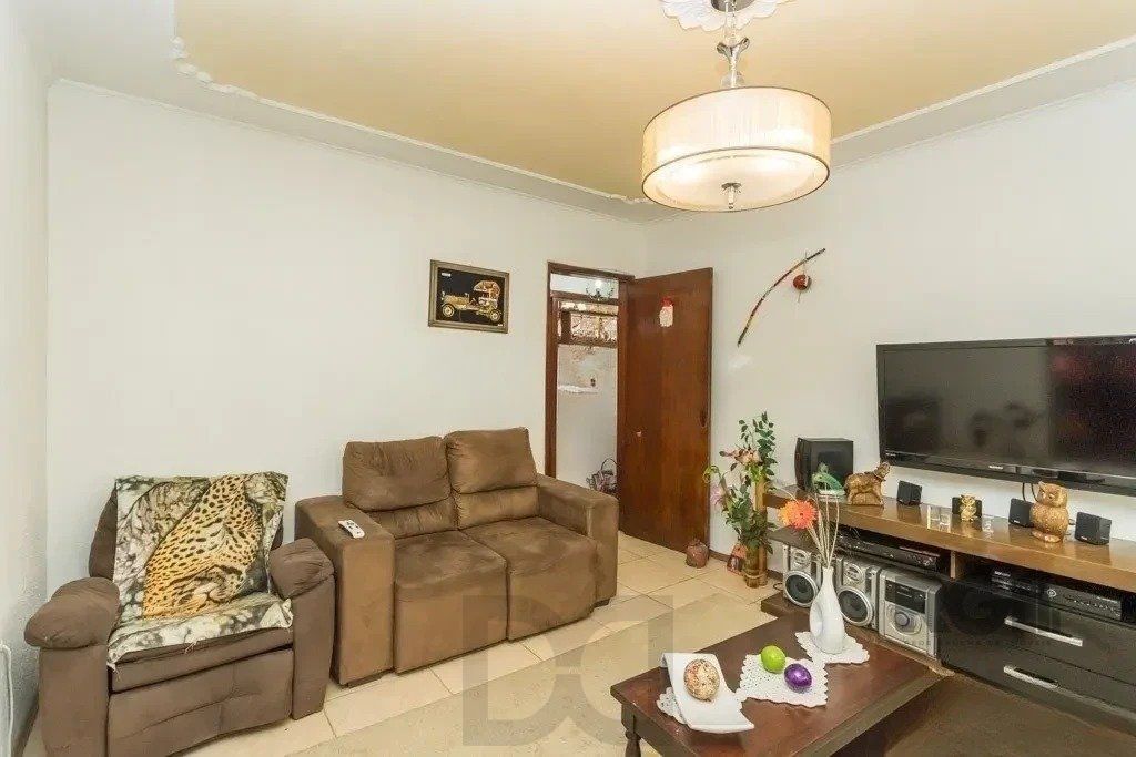 Casa de 3 dormitórios no bairro Jardim Carvalho — foto 2