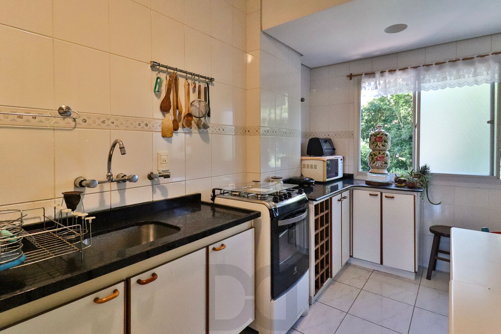 Apartamento para venda de 3 dormitórios, no bairro Teresópolis em Porto Alegre/RS. — foto 7
