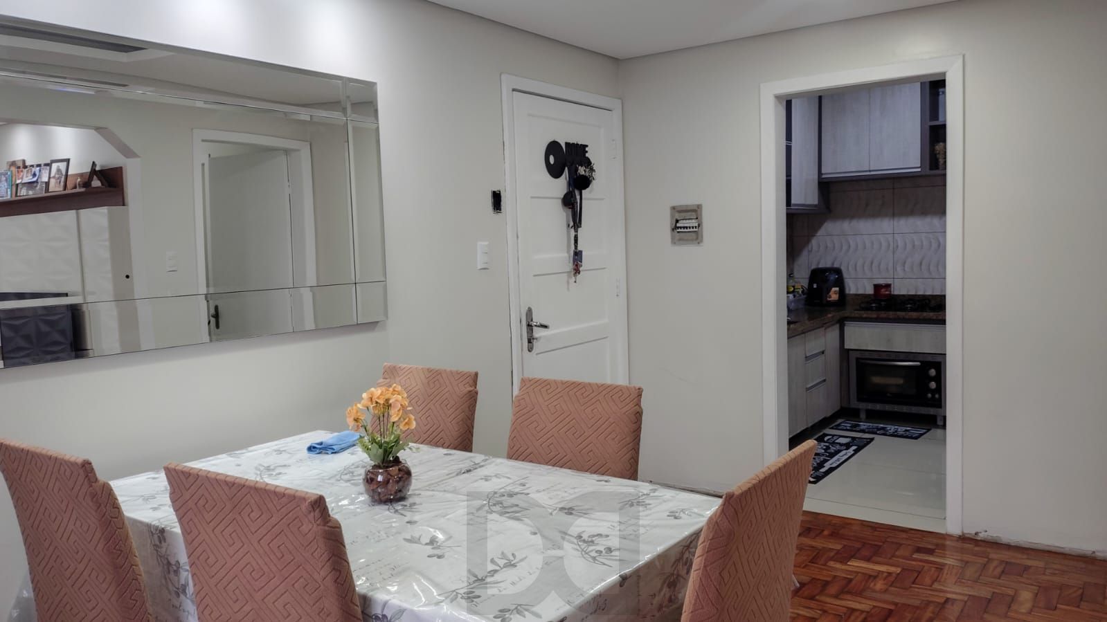 Apartamento de 3 dormitórios com vaga de garagem coberta e escriturada no bairro Partenon. — foto 4