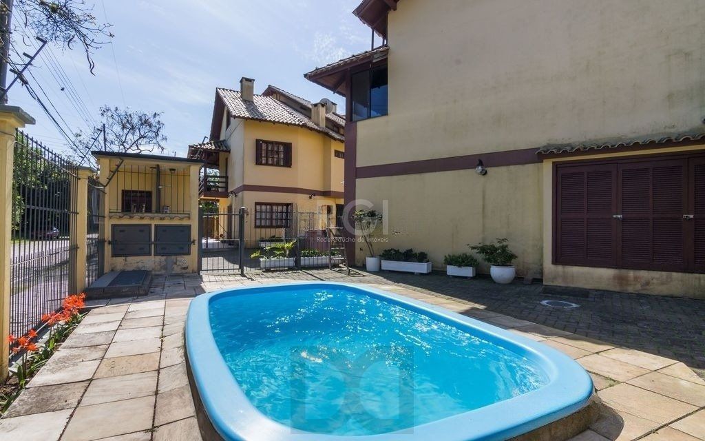 Casa 160m² - 3 dormitórios, 1 suíte, churrasqueira, terraço e 2 vagas de garagem no Guarujá — foto 29