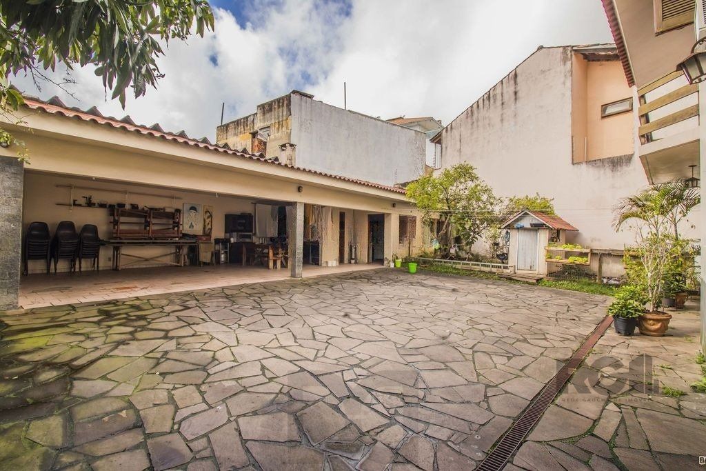 Casa de 329m² - 4 dormitórios, 1 suíte, 6 vagas no bairro Vila Jardim — foto 25