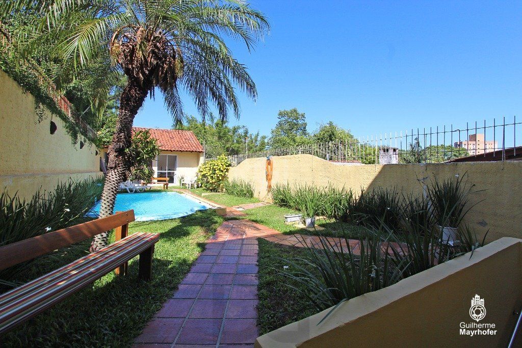 Casa para Venda - 240m², 5 dormitórios, sendo 1 suites, 3 vagas - Menino Deus — foto 2