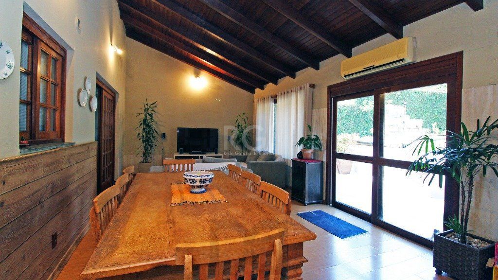 Sobrado 3 dormitórios, 1suíte, área gourmet com churrasqueira, piscina. — foto 12