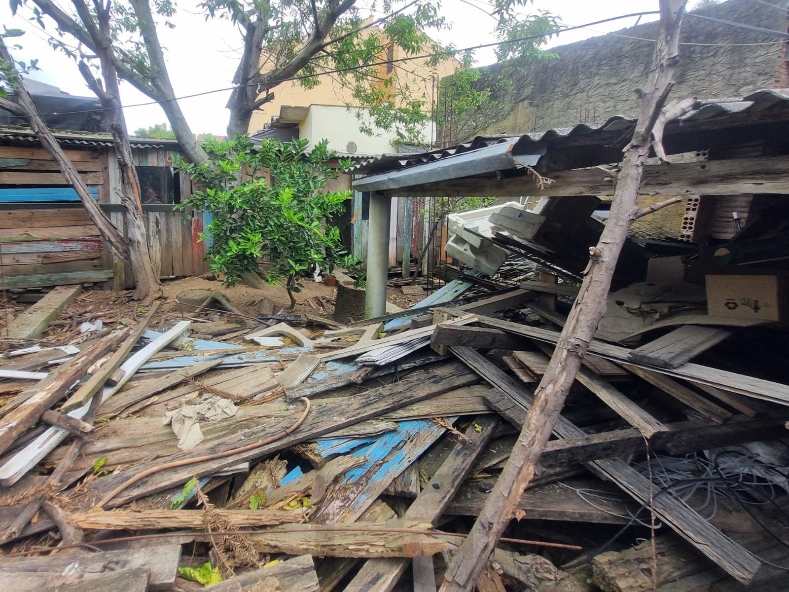 Chalé e edícula em Terreno plano e bem localizado! Ótima oportunidade para investir! — foto 12