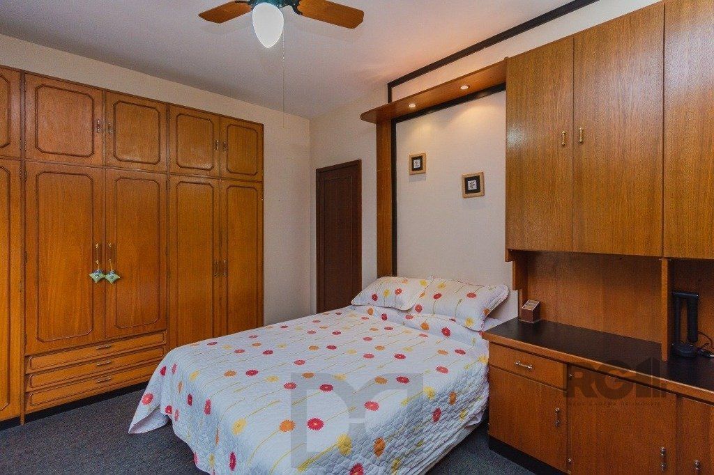 Casa com 4 dormitórios no bairro Morro Santana — foto 17