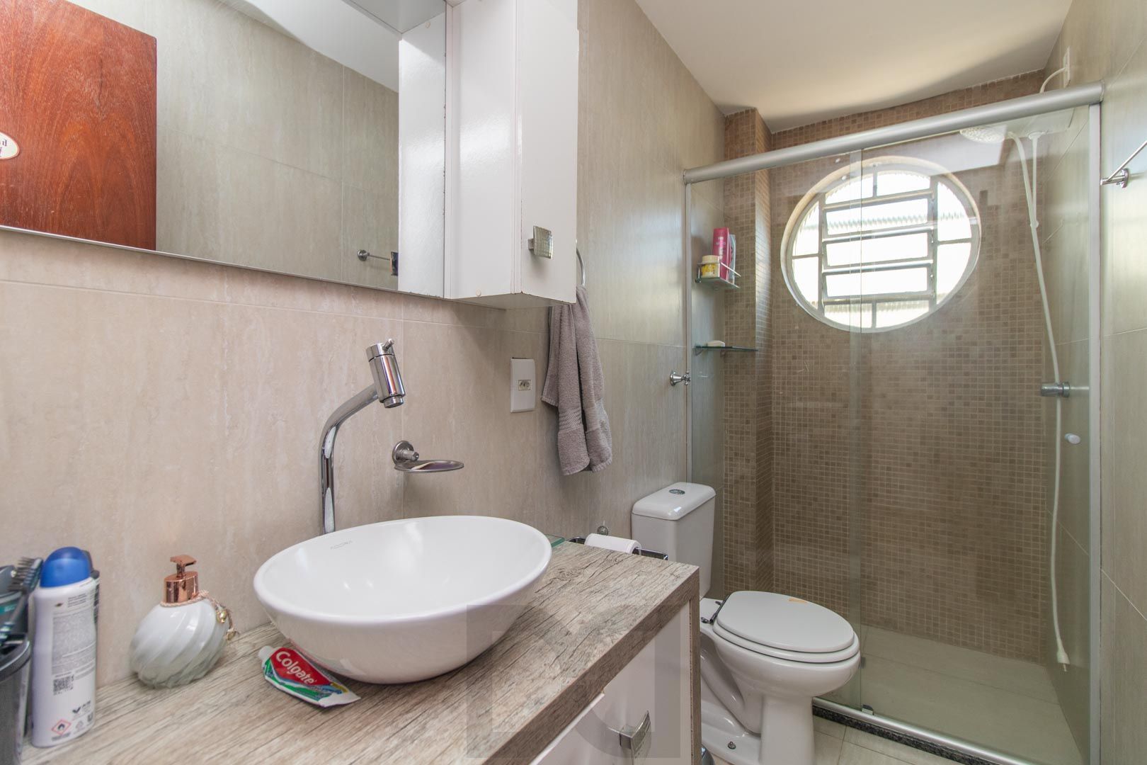 Apartamento de 2 dormitórios á venda no Bairro Teresópolis - Porto Alegre. — foto 10