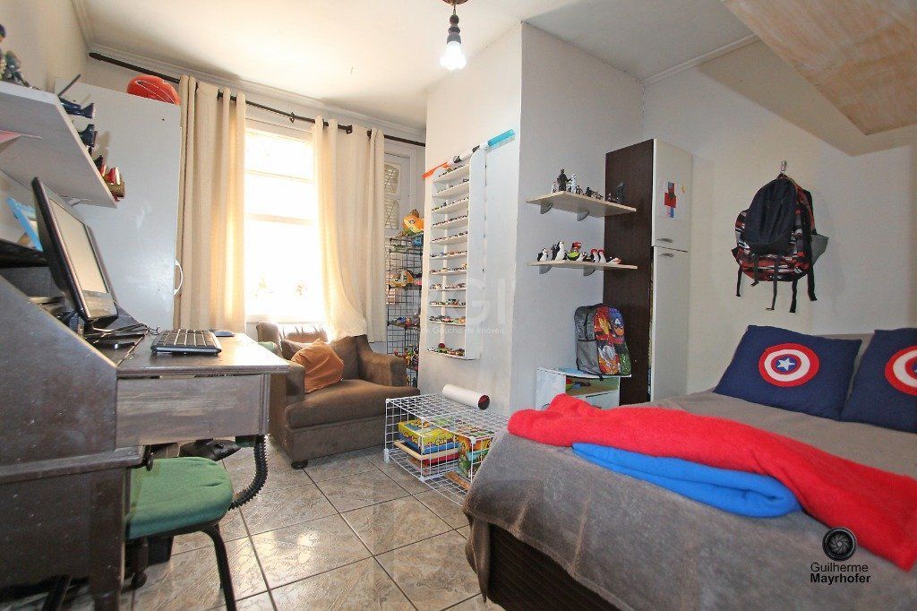 Casa para Venda - 300m², 6 dormitórios, sendo 1 suites, 3 vagas - Menino Deus — foto 32