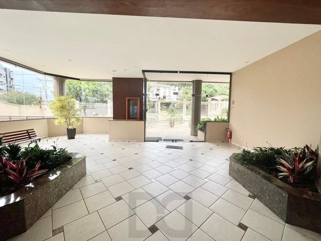 Apartamento de 4 dormitórios e 184m² à venda em Menino Deus, Porto Alegre. — foto 22
