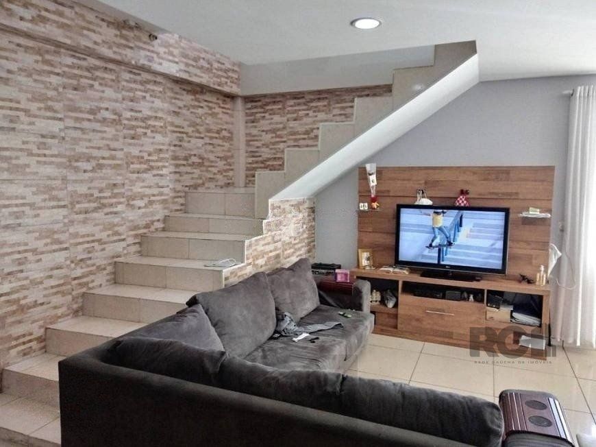 Casa de 191m² com 4 dormitórios, churrasqueira e piscina. — foto 1