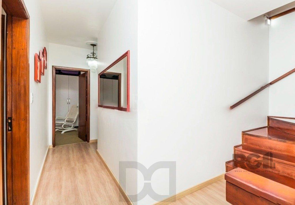 Casa de 266m² - 5 dormitórios, 5 vagas no bairro São João — foto 8