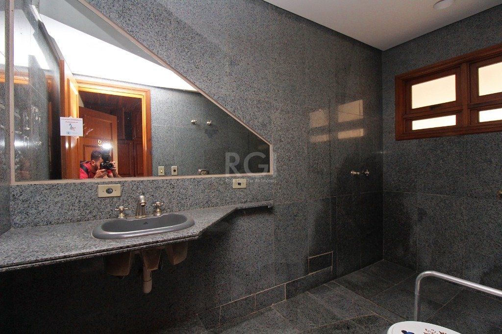 Casa para Venda - 840m², 7 dormitórios, sendo 3 suites, 8 vagas - Medianeira — foto 33