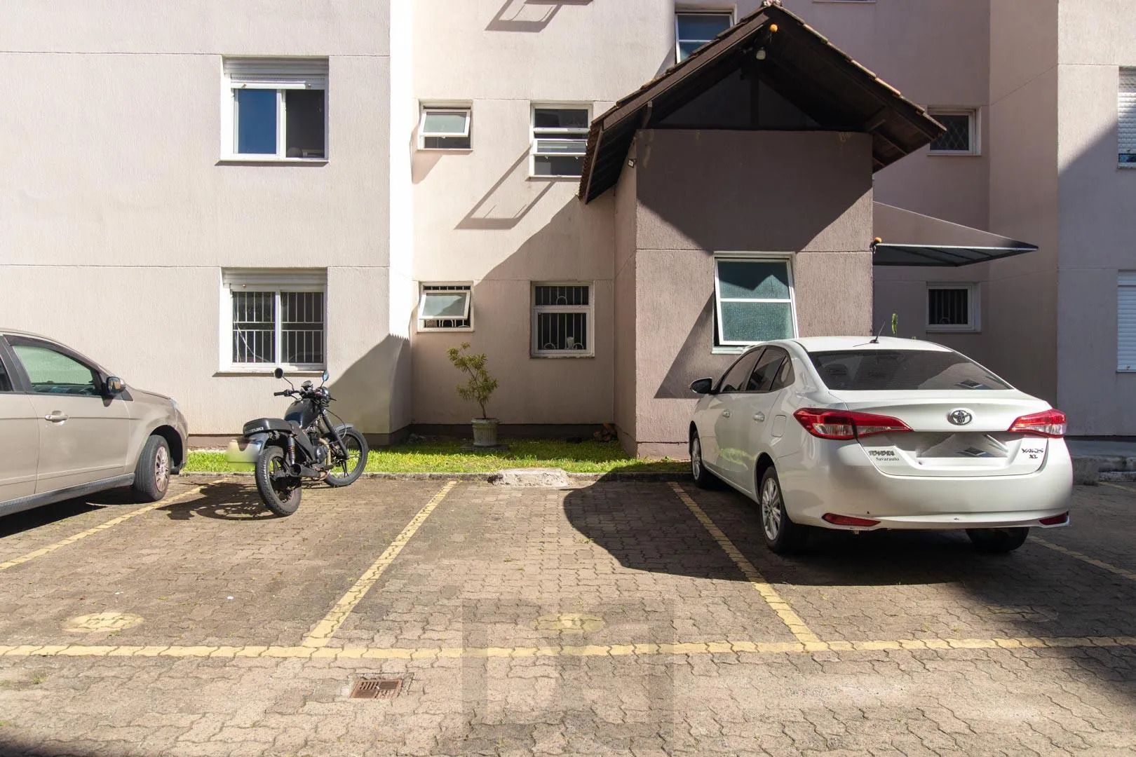 Apartamento de 2 dormitórios com 1 vaga de garagem. Prédio com elevador. Bairro Cristal — foto 22